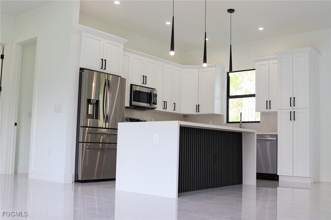 Building Photo - 3221 Vera Ct