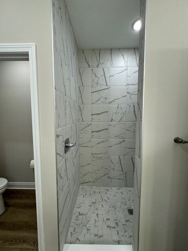 Building Photo - 207 Mosaic Dr