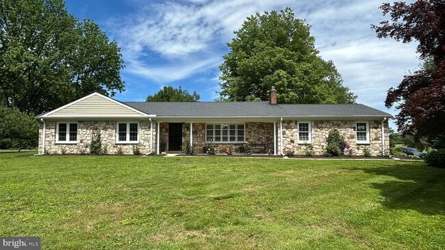Building Photo - 541 Cheyney Rd
