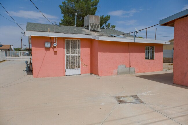 Building Photo - 8326 Verde Cir