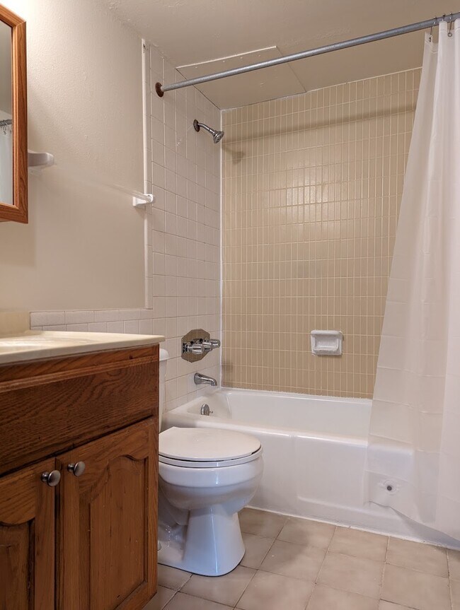 Building Photo - 5674 N 99th St