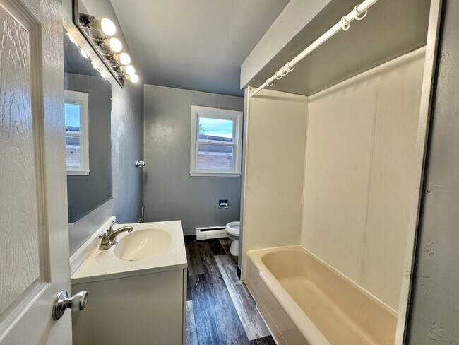 Building Photo - 1491-1493 Harvey St