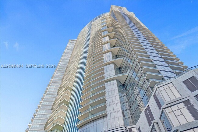 Building Photo - 851 NE 1st Ave