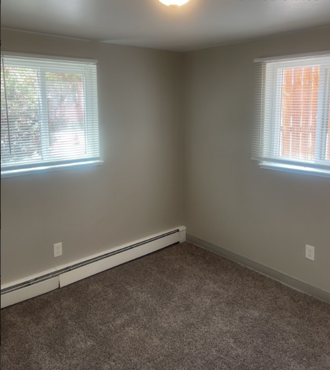 Building Photo - 2 Bedroom 1 Bathroom Westminster Quadplex - Lower unit