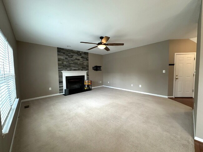Building Photo - 4-Bedroom, 3.5-Bathroom Colonial in Taneytown
