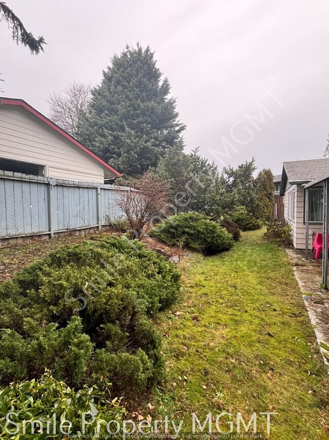 Building Photo - single house