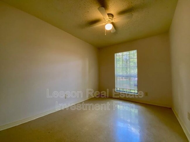 Building Photo - 629 David Dr