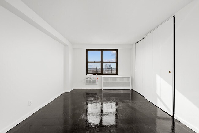 Building Photo - 500 Central Ave