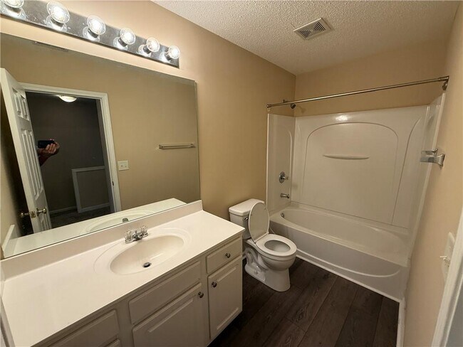 Building Photo - 161 Riverstone Commons Cir