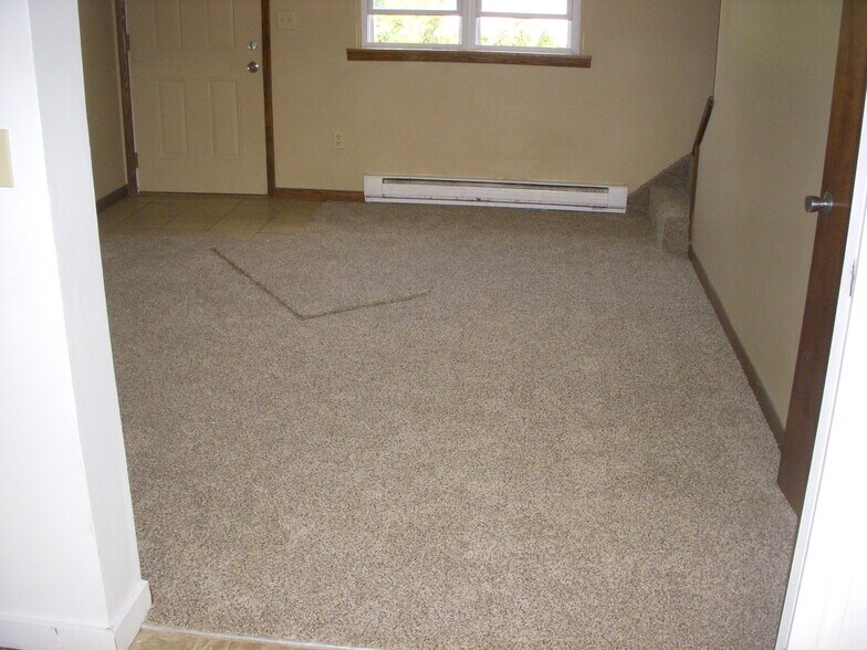 Building Photo - 2104 Emerson Ave