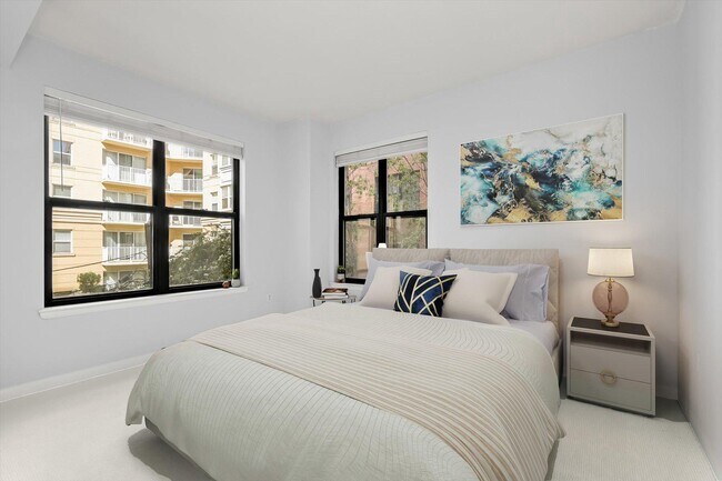 Building Photo - 1001 L St NW