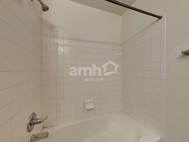 Building Photo - 13656 Adams St