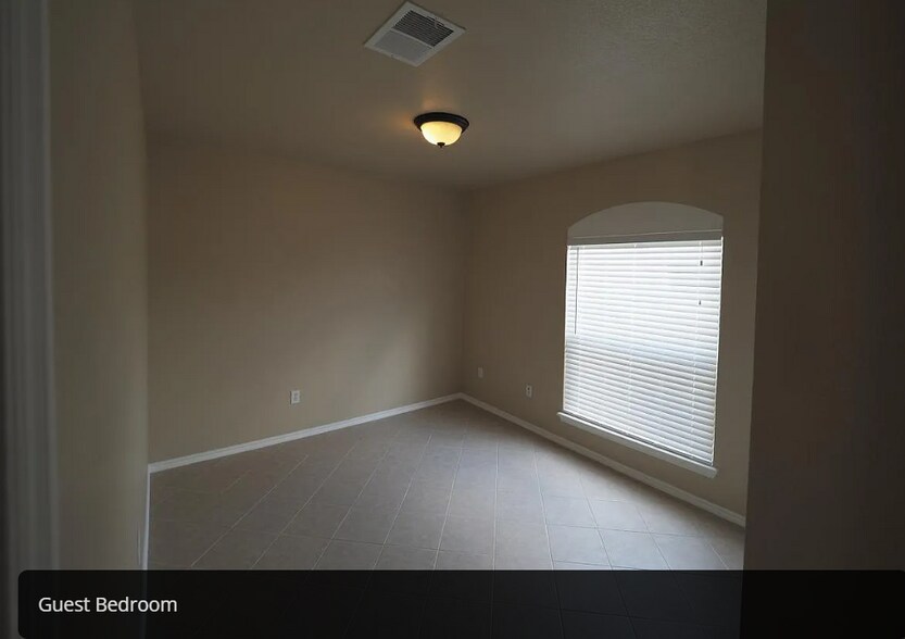 Building Photo - 233 Tecumseh Meadows Dr