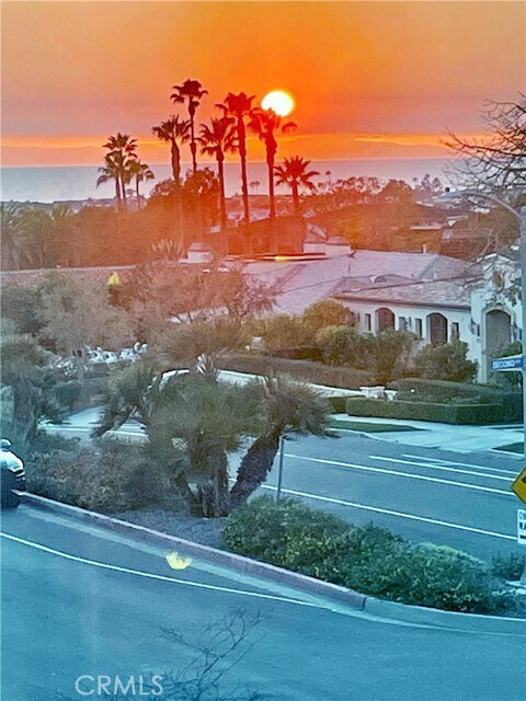 Building Photo - 504 Avocado Ave