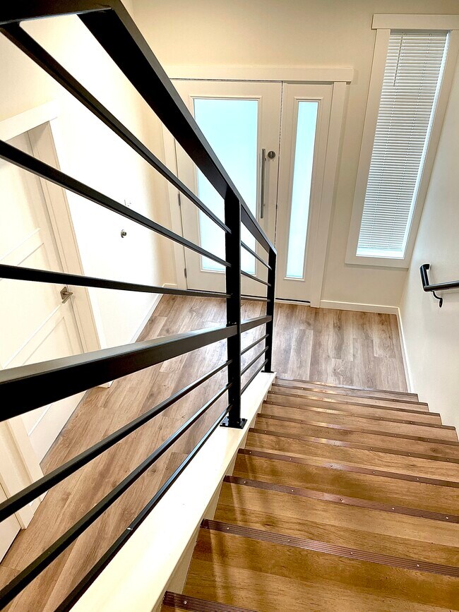Stairs - Custom Railings - 2511 N Hamilton St