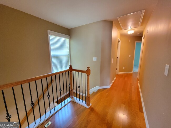 Building Photo - 6162 Deluna Way