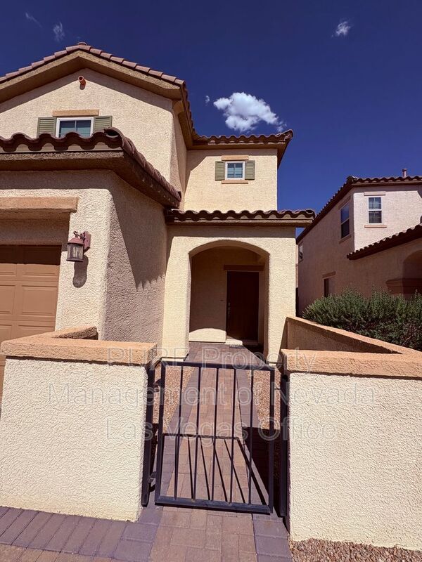 Building Photo - 968 Via Gandalfi