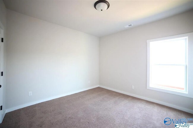 Building Photo - 6410 Midtowne Ln NW