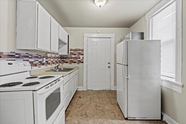 Building Photo - 38 N Grant Avenue - $875/mo.