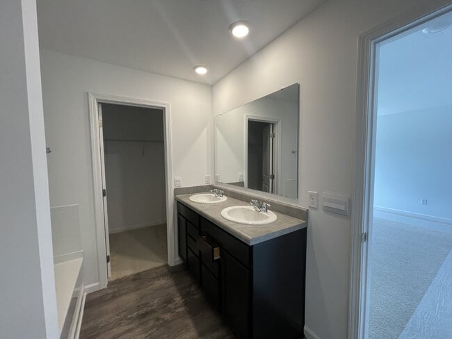 Building Photo - Home is currently for sale or rent.  If re...