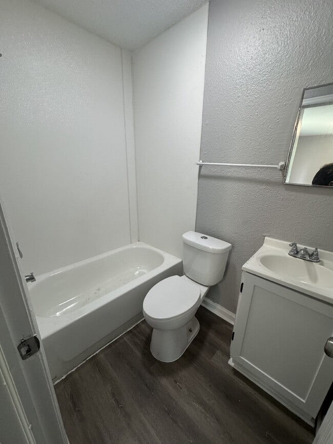 Building Photo - 804 S Terrace Dr