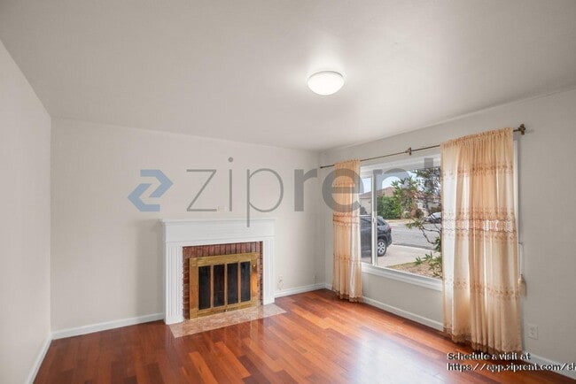 Building Photo - 2023 Orchard Ave