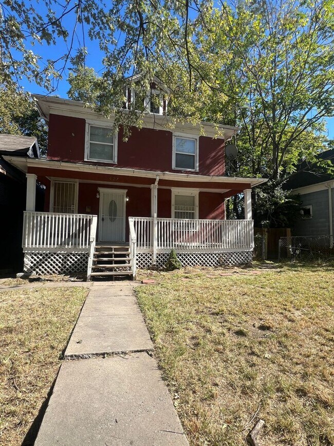 Primary Photo - Completely Renovated 3 Bed / 2 Bath Home!