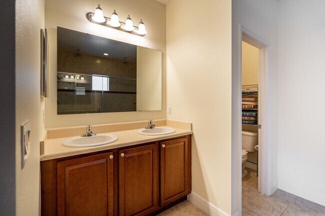 Building Photo - 1026 SW Ingrassina Ave