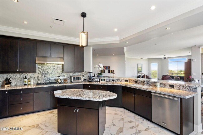 Building Photo - 15802 N 71st St