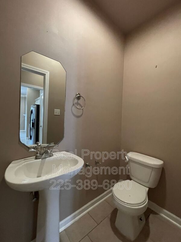 Building Photo - 30092 Irene Kennard Ave