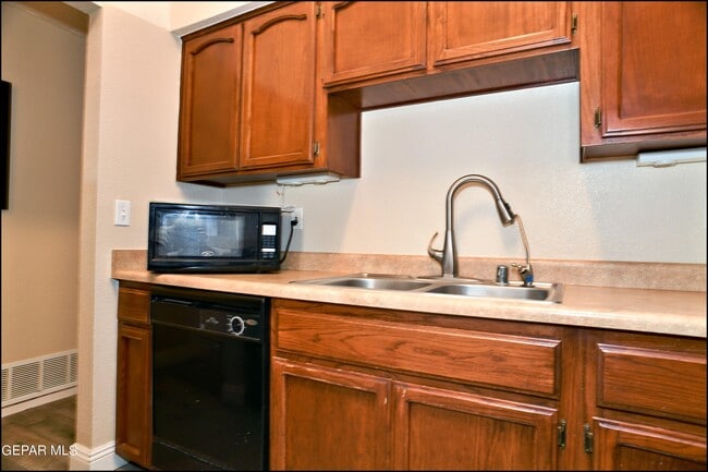 Building Photo - 3020 Tierra Mina Dr