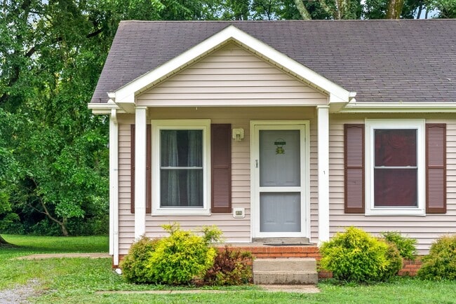 Building Photo - 135 E St