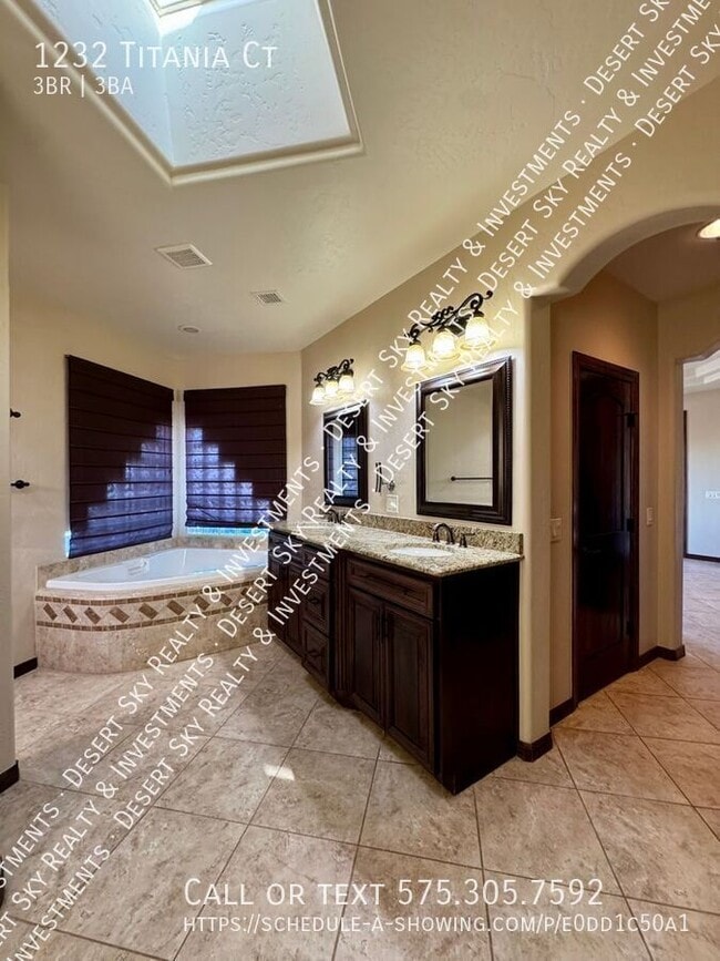 Building Photo - 1232 Titania Ct