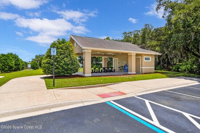 Building Photo - 8019 Marquette Dr