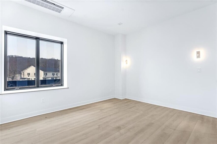 Building Photo - 50 Murray St