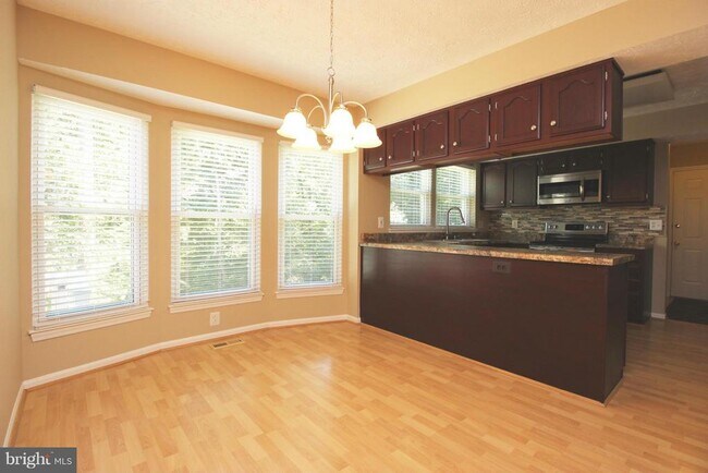 Building Photo - 66 Larkwood Ct