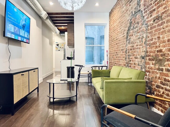 Primary Photo - Furnished room/NOT APARTMENT