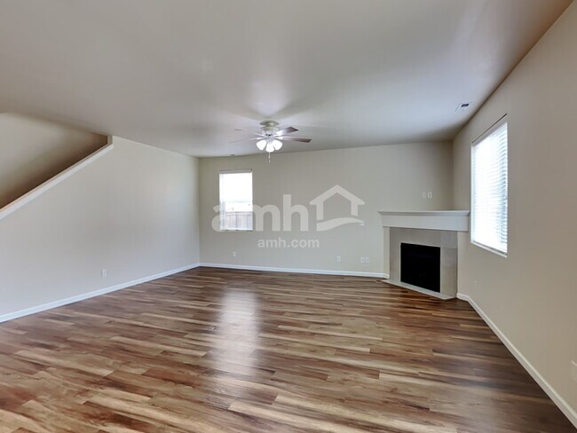 Building Photo - 2655 Moore St