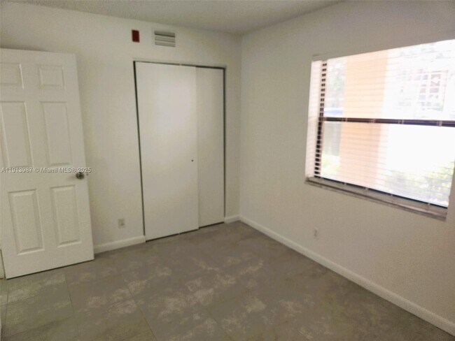 Building Photo - 11453 NW 39th Ct