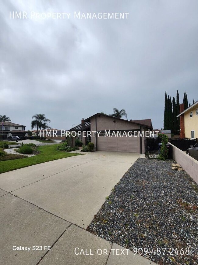 Building Photo - THIS HOUSE IS SPLIT  in a quiet Rancho Cuc...