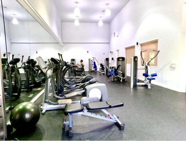 Building Photo - 5560 NW 61st St