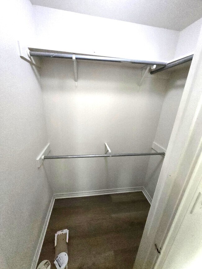 Building Photo - 6534 Westwood Village Dr