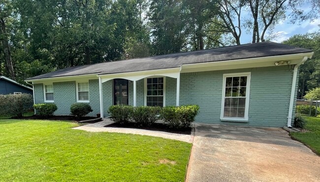 Building Photo - 956 Seville Dr