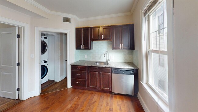 Building Photo - 47 Iffley Rd