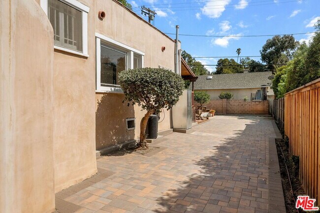 Building Photo - 1320 Eagle Vista Dr
