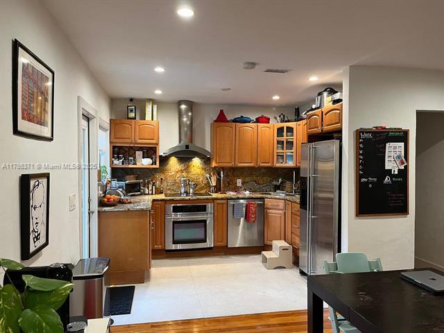 Building Photo - 409 Daroco Ave