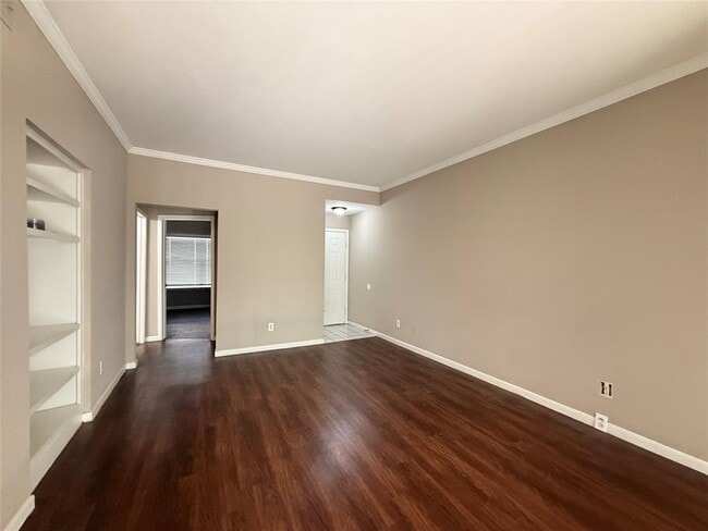 Building Photo - 6000 Shepherd Mountain Cove
