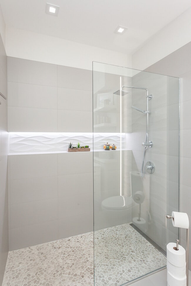 Building Photo - 130 S Canal St