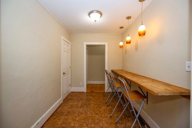 Building Photo - 201 Koch Ave