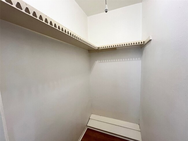 Building Photo - 303 Brigadoon Ln